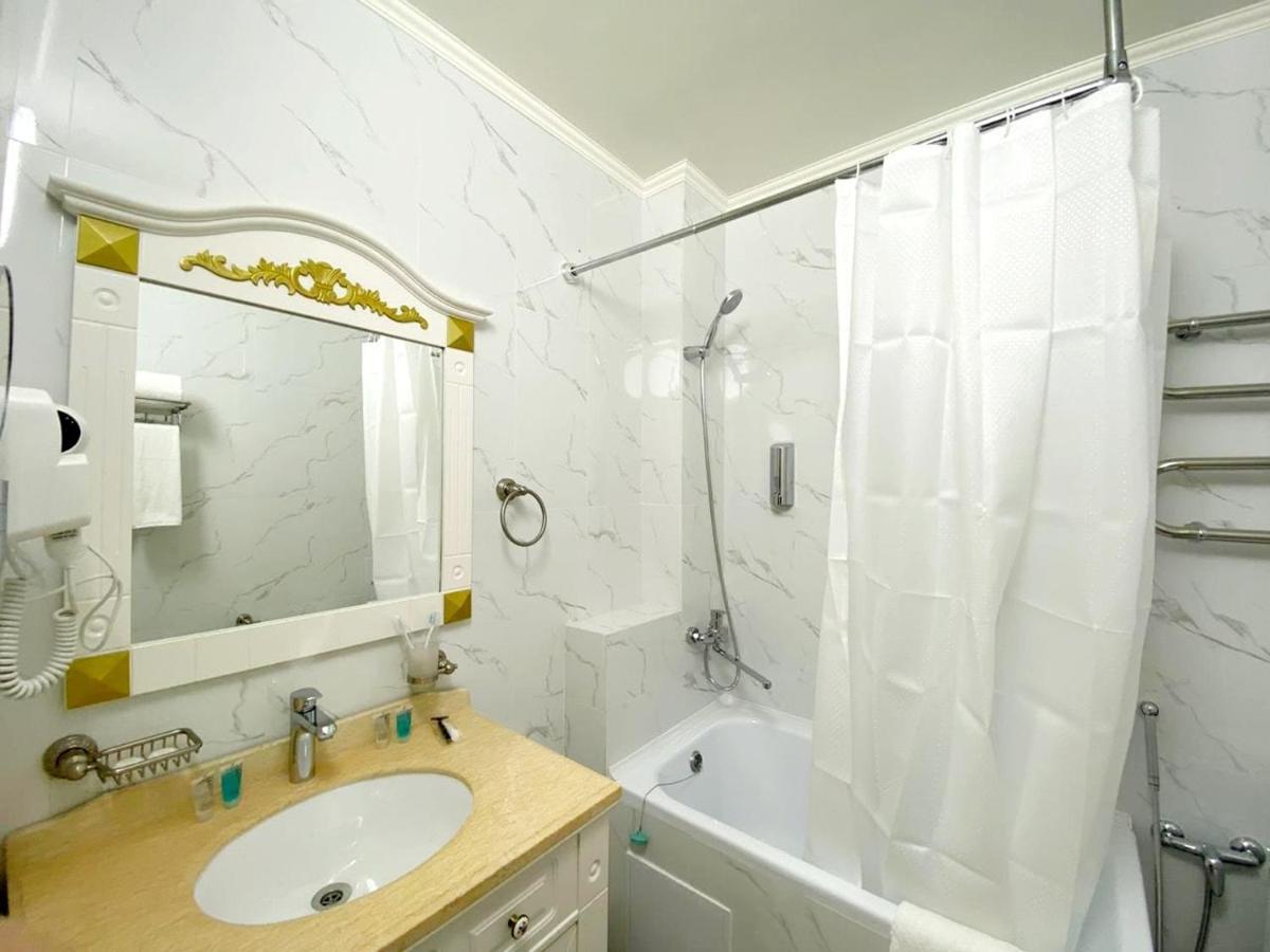 Gold Boutique Hotel Almatı Dış mekan fotoğraf
